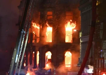 Enorme incendio alla stazione centrale di Glasgow