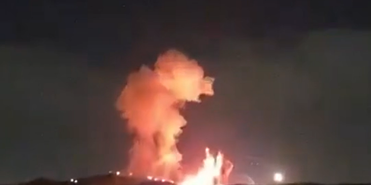 L’Iran colpisce una petroliera al porto di Dubai