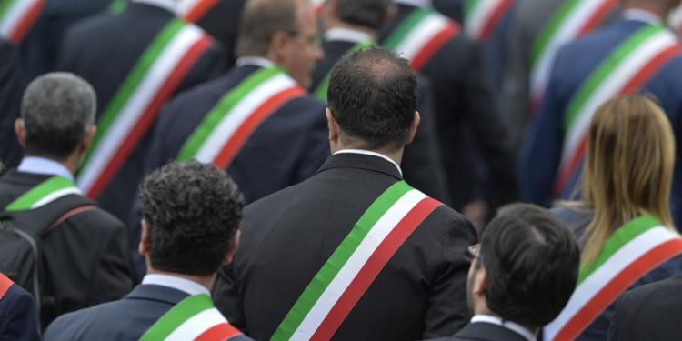 Referendum, ci sono 270 sindaci per il no: “Riforma sbagliata, che non risolve problemi”