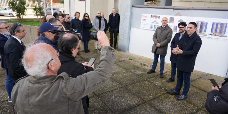 Edilizia popolare, aperto il primo cantiere di RinnovArea