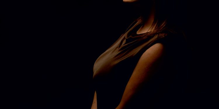 Musica, Roberta Tondelli presenta “Sussurrando”