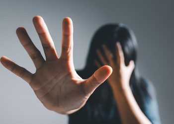 Violenza di genere, oltre 3,3 milioni di euro per rafforzare centri antiviolenza e case di accoglienza in Sardegna