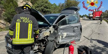 Scontro tra auto e camion a San Pantaleo: due persone ricoverate in ospedale