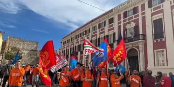 Vertenza Bekaert, protesta dei sindacati in Prefettura a Cagliari