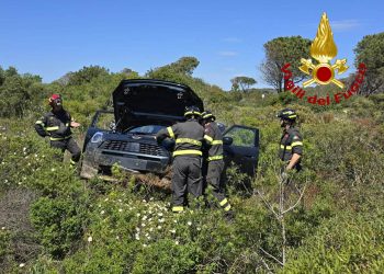 La Maddalena, auto esce di strada: 4 persone soccorse