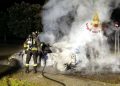Auto in fiamme vicino al cimitero di Dolianova