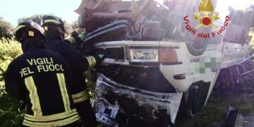 Gravissimo incidente sulla SS 196 Villacidro: scontro tra auto e furgone, due persone ferite