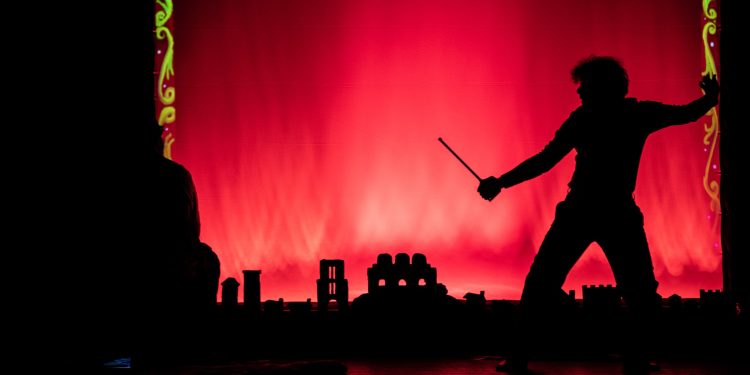 Ultimo appuntamento della “Stagione Teatro di Villaspeciosa 2026” organizzata da Abaco Teatro