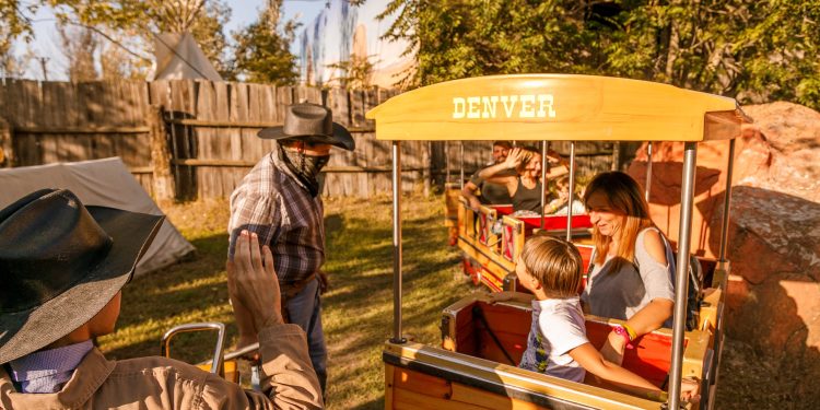 Cowboyland, la nuova stagione del parco divertimenti di Voghera riparte con gli show acquatici