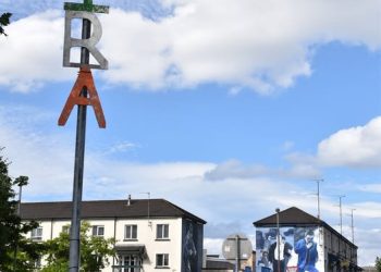 L’autobomba esplosa a Belfast: New Ira rivendica l’attentato