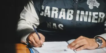 Sequestrate 17mila bottiglie di acqua minerale in un deposito abusivo