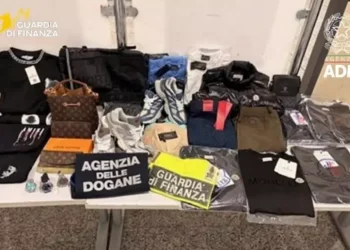 Ventidue sequestri di prodotti contraffatti all’aeroporto di Cagliari