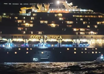 Turista su nave da crociera colto da malore, soccorso da Guardia Costiera