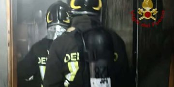 Paura a Cagliari, cantina in fiamme a Sant’Elia