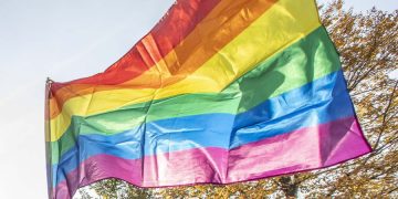 Nasce la Carta Arcobaleno, dedicata al racconto delle persone LGBTQIA+: presentazione il 17 maggio a Torino