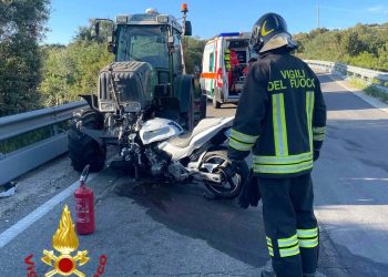 Grave incidente in Gallura, scontro tra moto e mezzo agricolo: motociclista in ospedale