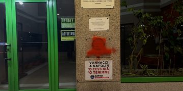 Futuro Nazionale, vandalizzata la nuova sede di Napoli a poche ore dall’inaugurazione con Vannacci