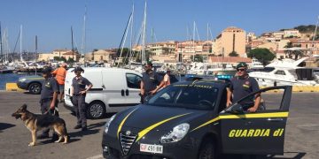 Sbarca dalla nave con mezzo chilo di hascisc, arrestato a Olbia