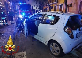 Alghero, scontro tra due auto: un ferito
