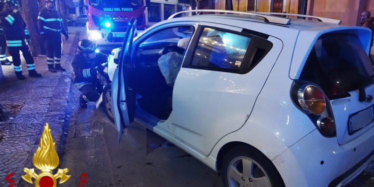 Alghero, scontro tra due auto: un ferito