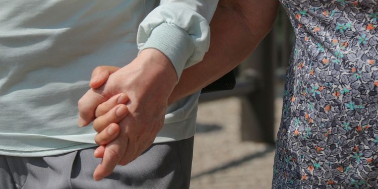 Verso il nuovo Piano regionale dei servizi alla persona, dal 9 aprile via agli incontri sul territorio con la presidente Todde