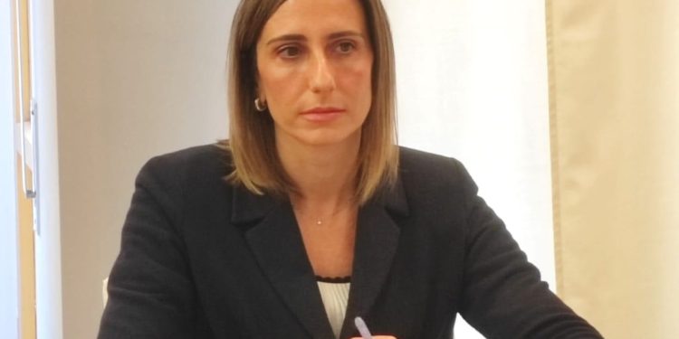 Caro carburanti, incontro a Roma per scongiurare effetti negativi sui trasporti da e per la Sardegna