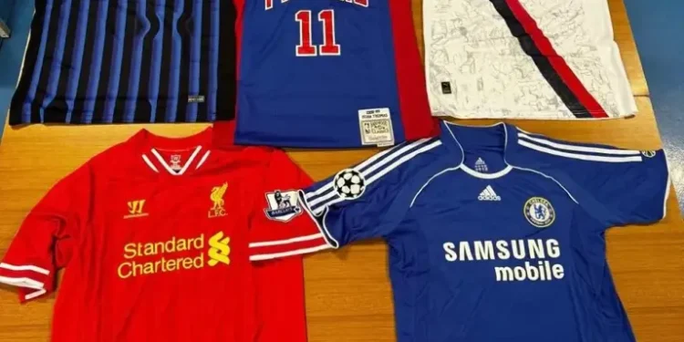 Operazione “Maglie larghe” a Torino, sequestrati prodotti sportivi contraffatti per 700 mila euro