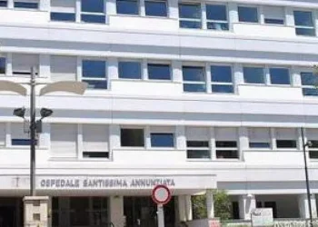 Terrore a Sassari, bimbo di 3 anni cade dal primo piano: è grave