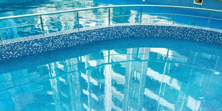 Bimbo di 7 anni annegato nella piscina di un centro termale