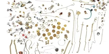 Estorsioni ad anziani, 2 fermi e recuperati oltre 1,2 kg di gioielli