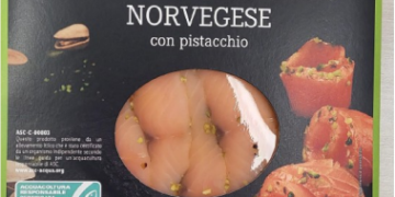 Lidl, richiamato salmone affumicato con pistacchio: rischio Listeria