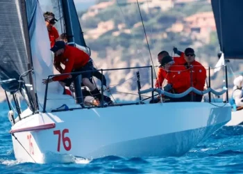 Vela: il team italiano Stig vince il Cape 31 Med Round 1 a Porto Cervo
