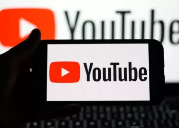 YouTube mette un limite allo ‘scroll’ dei video brevi per i minori