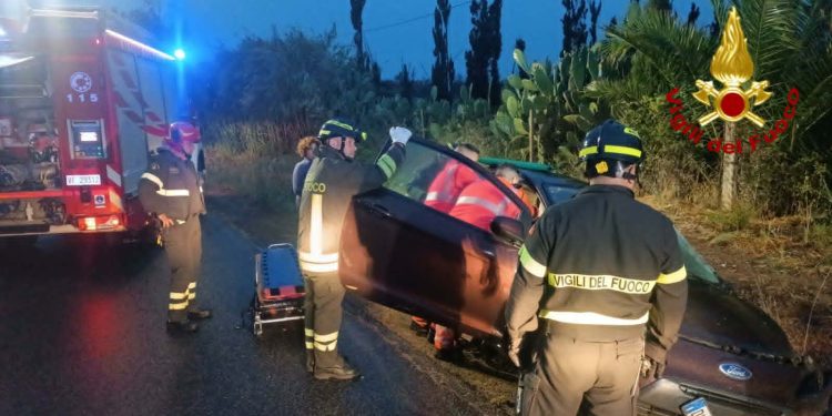 Alghero, si ribalta con l’auto: un ferito