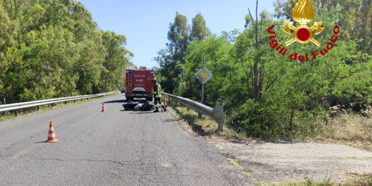 Grave incidente a Palmas Arborea, scontro tra auto e moto: un ferito