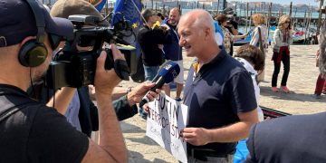 Manifestazione contro la Biennale, 4 gatti e 3 radicali