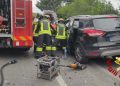 Schianto sulla Sassari-Ittiri: due feriti, un uomo estratto dalle lamiere