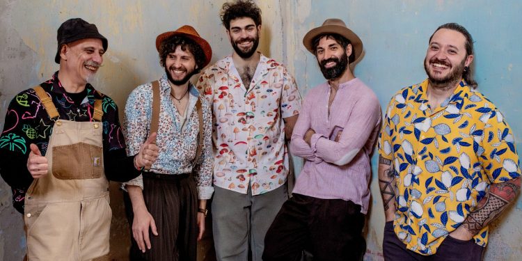 Il viaggio dei CarroBestiame tra folk e pop nel nuovo album “Nel tempo in cui le cose erano fatte per durare”
