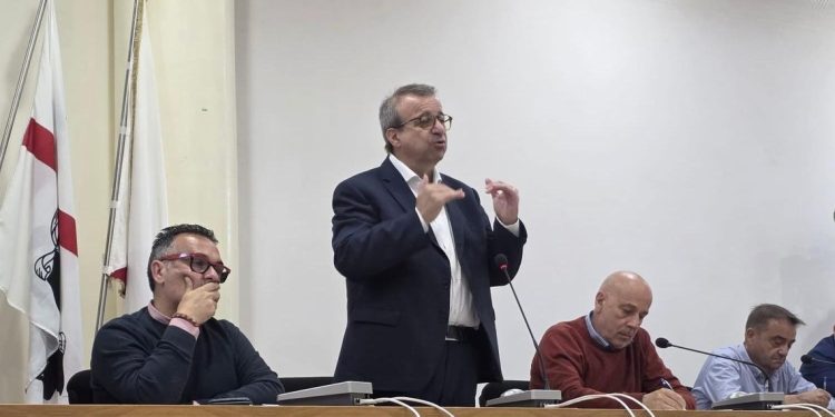 Ceramica Mediterranea, l’assessore Cani incontra i lavoratori a Guspini
