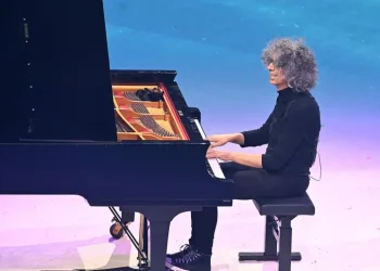 Giovanni Allevi riparte dalla Sardegna col Piano Solo Tour