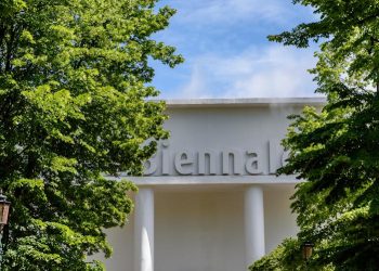 Biennale di Venezia, si dimette la giuria internazionale. A votare sarà il pubblico: “Qui pace e arte, nessuna censura”