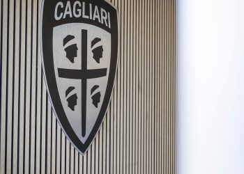 Cagliari: Pavoletti saluta dopo 9 anni, lo stadio gli rende omaggio