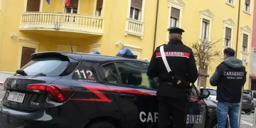 Telecamere nascoste per controllare i dipendenti, nei guai titolare di un bar