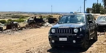 Sequestrata una discarica abusiva con 10 auto rubate nel Cagliaritano