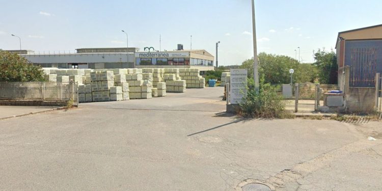 Ceramica mediterranea, la Regione Sardegna chiede l’apertura di un tavolo di confronto al Mimit per affrontare la crisi
