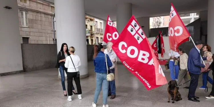 Scuola, sciopero e sit-in dei Cobas a Cagliari contro riforma e tagli