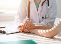 Fibromialgia, dalla Regione Sardegna nuove linee di indirizzo per l’indennità regionale (IRF) fino a 800 euro di contributo per spese sanitarie e socio assistenziali
