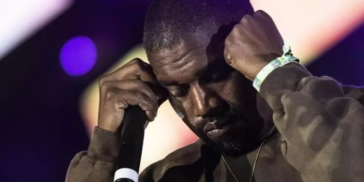 La comunità ebraica impone il blocca dei concerti di Kanye West e Travis Scott a Reggio Emilia