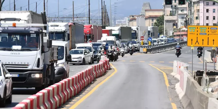 Ferie brevi e low cost, il caro carburanti causato dall’aggressione Usa all’Iran, incide sul Ponte del 2 giugno