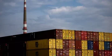 Istat, a marzo export +4,1% su mese, import +4,8%